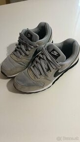 Nike MD Runner 42,5 - 1