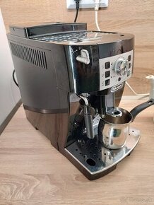 Kavovar delonghi