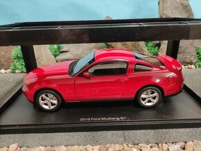 prodám model 1:18 FORD MUSTANG GT 2010 AUTOart