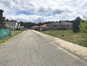 Pozemok na RD, 680 m2, všetky IS, tichá lokalita.