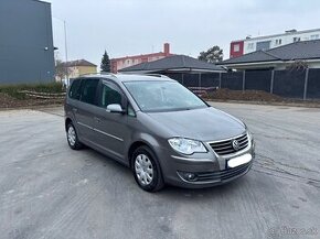 Predam volkswagen touran facelift 2.0 benzín+ CNG