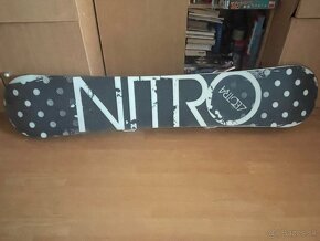 Snowboard zn. Nitro