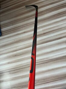 BAUER vapor league pravacka