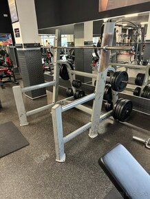 NAUTILUS FREEWEIGHTS SQUAT RACK, dobry stav