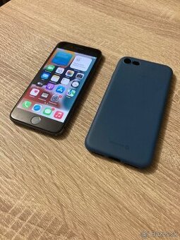 iPhone 8 / 64GB mala puklina na zadnej strane