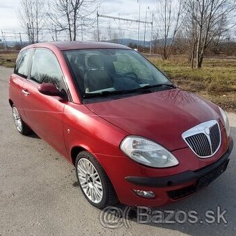 Lancia Ypsilon 1,4 benzín