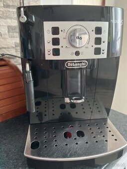 Predám kávovar Delonghi magnifica