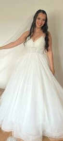 Trblietavé svadobné šaty s kamienkami - 1