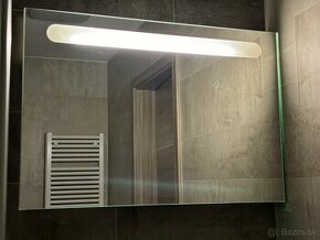 Zrkadlo do kúpeľne so svetlom a zásuvkou - 1