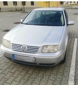 Volkswagen Bora 1.4 Basis - 1