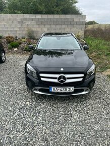 Mercedes GLA trieda 220d 4MATIC A/T - 1