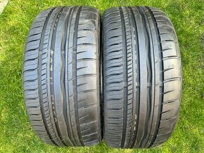 245/35 R21 - 1