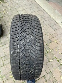 Zimné Pneu Hankook 255/45R20