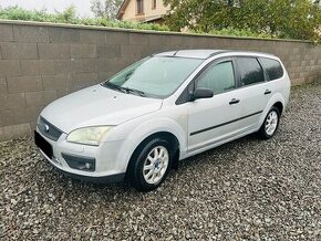 Ford Focus Kombi 1.6 Zetec SE Comfort✅