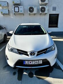 TOYOTA Auris 1.6 6M/T 97kW