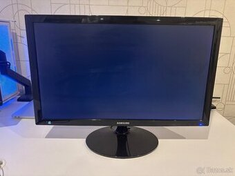 Samsung SyncMaster S24B300 24” - 1