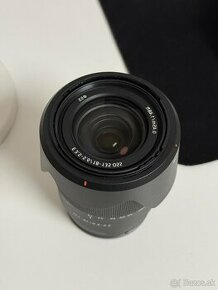 Sony E 18-135mm f/3.5-5.6 OSS