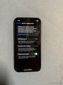 Predam iPhone Xr - je plne funkčný, s prasklinou.