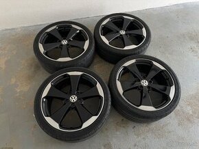 VW Glendale R19 + Michelin 235/35 R19