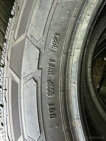 215/60R16C Continetal