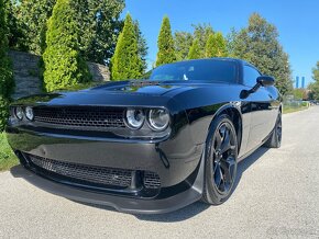 Dodge Challenger 5.7 Hemi Super Track Pack