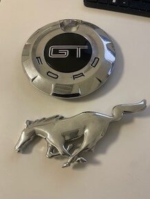 emblem ford mustang