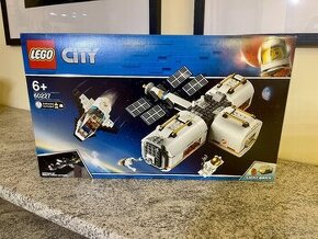 LEGO® City 60227 Lunar Space Station