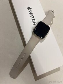 Predám Apple Watch SE 2 40mm star alu Veľmi pekný stav