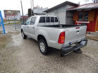 Toyota Hilux DC 2.5 I D-4D Terra