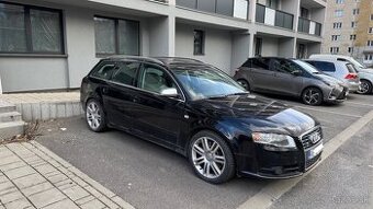 AUDI S4 B7 4.2 V8