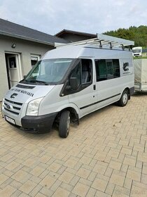 Ford Transit autokaravan.