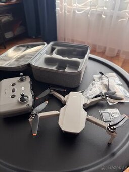 Dron DJI mini 2 se + púzdro a náhradné diely a sd karta