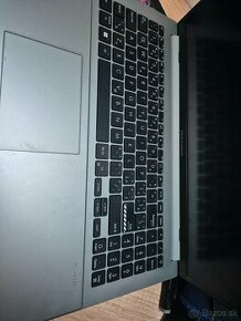 ASUS Vivobook Go 15 - 1