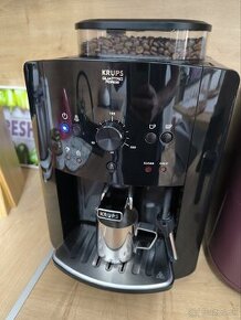 KRUPS automatický kávovar Arabica EA81