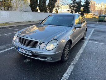 Mercedes-Benz E320 w211