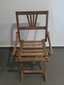 Detská drevenná stolička