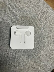 Apple Earpods + jack adapter