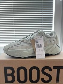 adidas yeezy boost 700 salt (veľkosť 43 1/3)