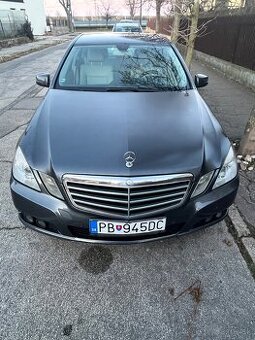 Mercedes-Benz W212 e200 sedan