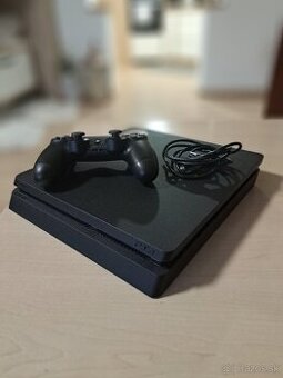 Playstation 4 slim