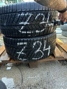 Z34 2ks zimné 255/35R19