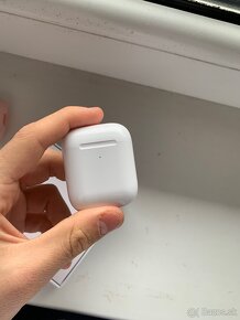 Apple AirPods 2