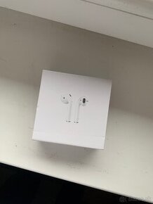 Apple AirPods 2