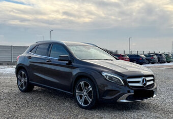 Mercedes-Benz GLA 220 d 4MATIC A/T