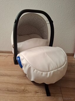 Vajíčko s isofix základňou