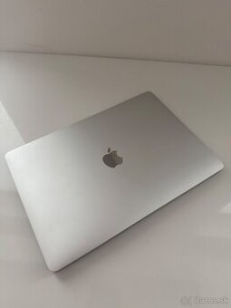 MacBook Air (M1, 2020) / 256GB