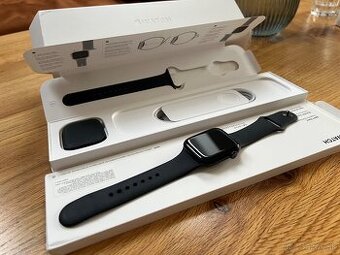 Apple Watch 8 midnight 45 mm