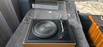 GRAMOFON - TESLA HC 15