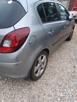 Rozpredám Opel Corsa D 1.2 63kw A12XER 2012 - 1