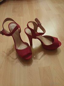 Červené sandále -Baťa/nové